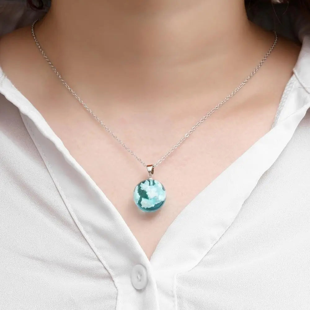 Fashions W.S...Chic Transparent Resin Rould Ball Moon Pendant Necklace Women Blue Sky White Cloud Chain Necklace Fashion Jewelry Gifts for Girl